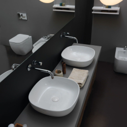 Mergi 45 x 45 cm. <br>H13,5 cm.<br>Vit mat