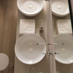 Sem rund  45 cm. <br> H13,5 cm. <br>Hvitt matt